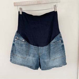 TIME AND TRU maternity denim shorts size S(4-6)